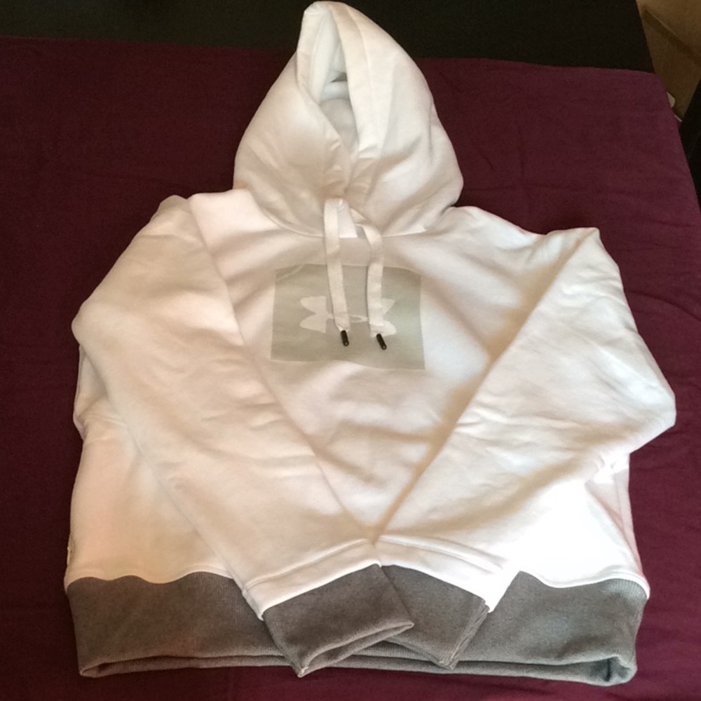 Under Armour Womens White Hoodie. Medium.